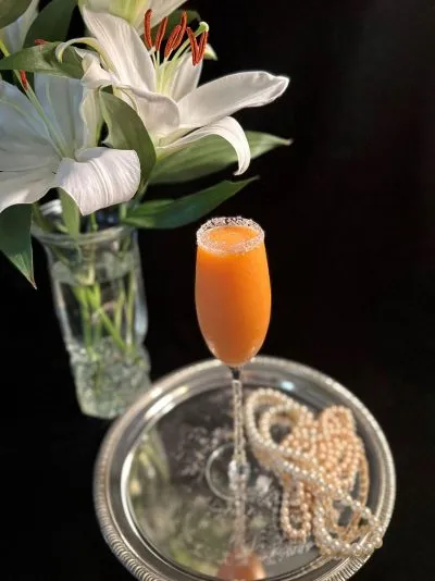 Peach Bellini drink
